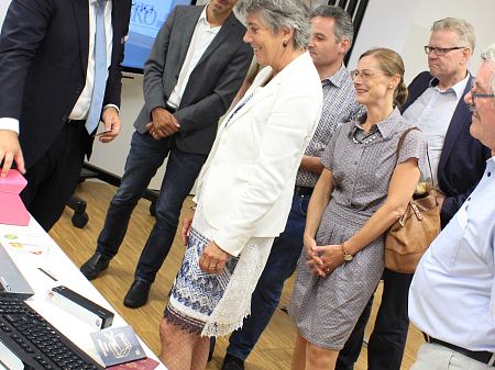 Brigitte Merk-Erbe visita DESKO